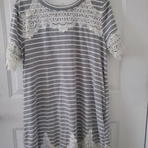 Size Large Gray and White Dress with lace detail